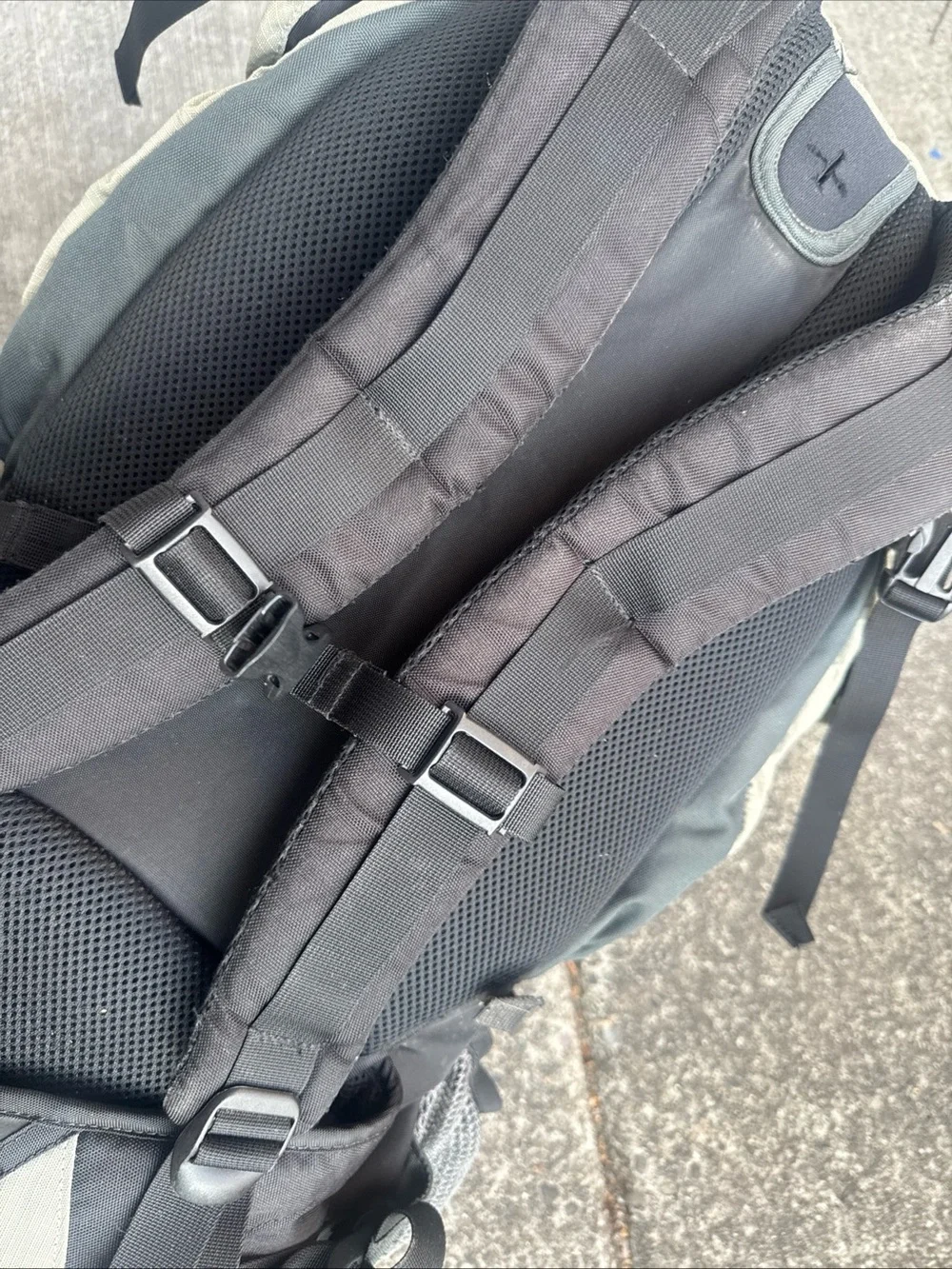 Kelty Redwing 2650 Backpack Hiking Pack 44 Liter Gray